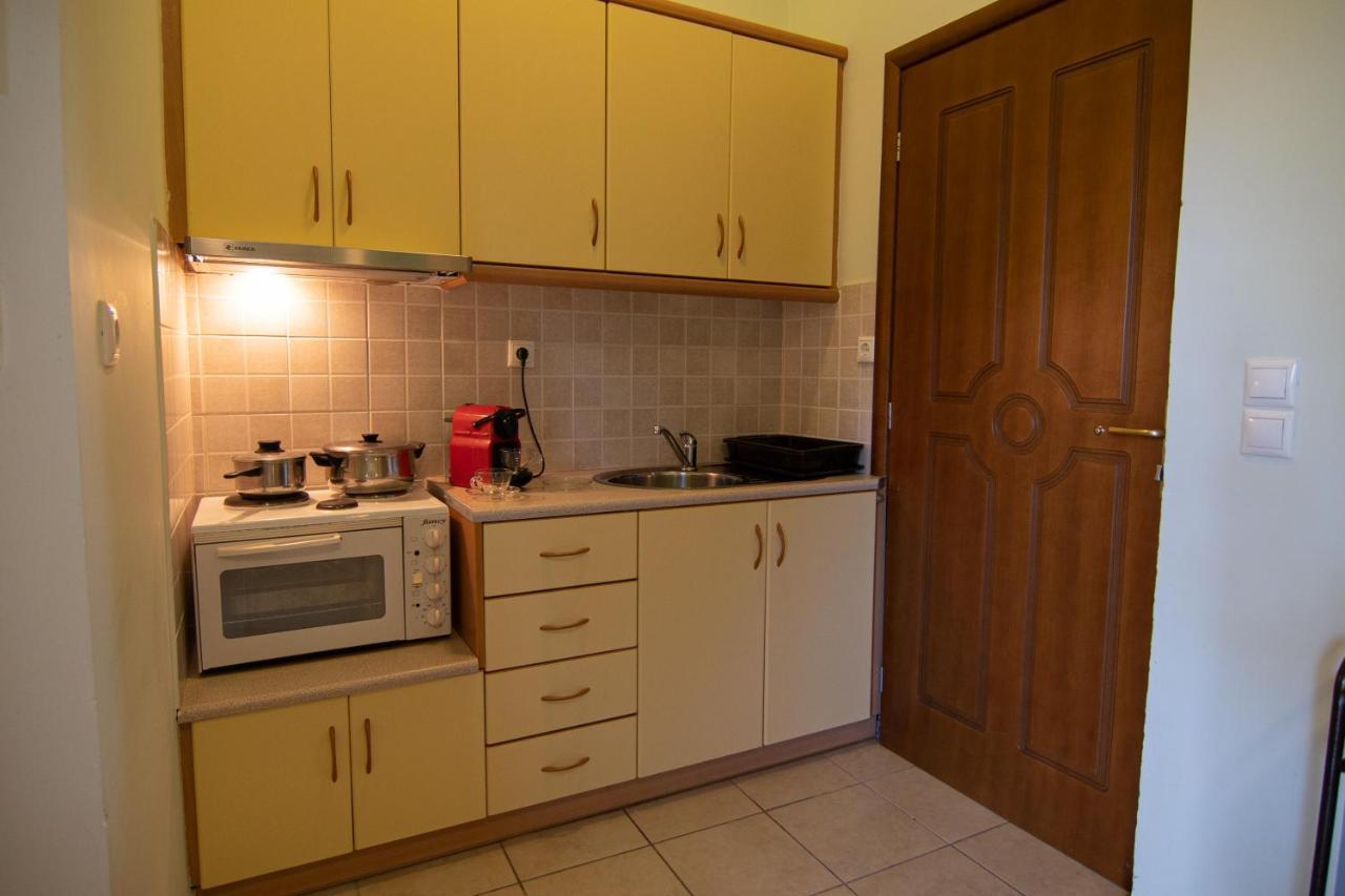Tsertos Apartments Kaména Vúrla Kültér fotó