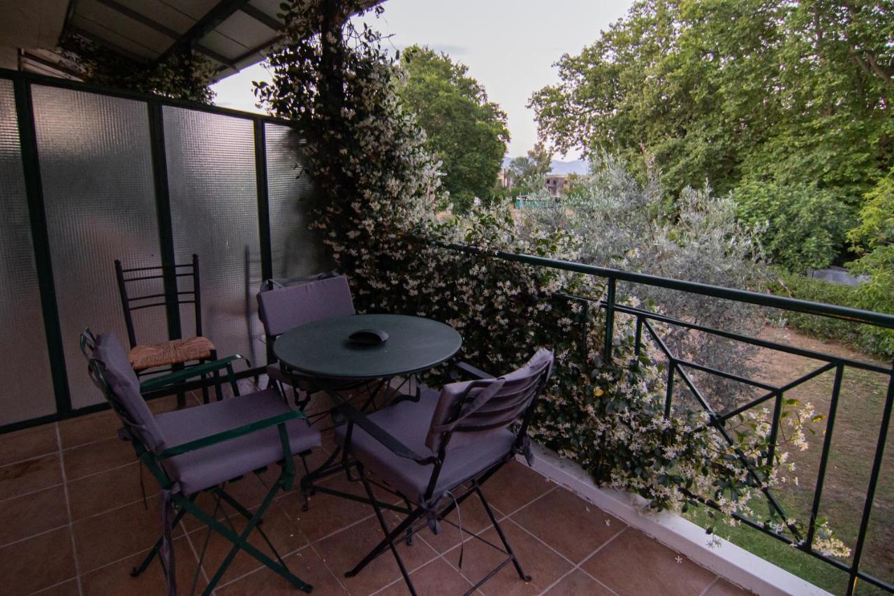 Tsertos Apartments Kaména Vúrla Kültér fotó