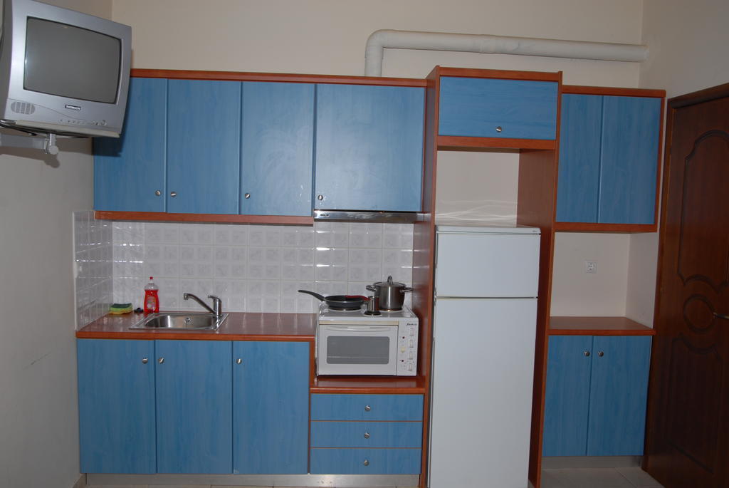Tsertos Apartments Kaména Vúrla Kültér fotó