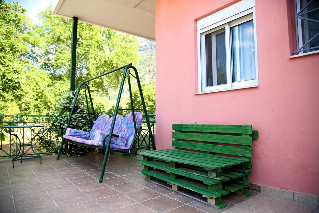 Tsertos Apartments Kaména Vúrla Kültér fotó