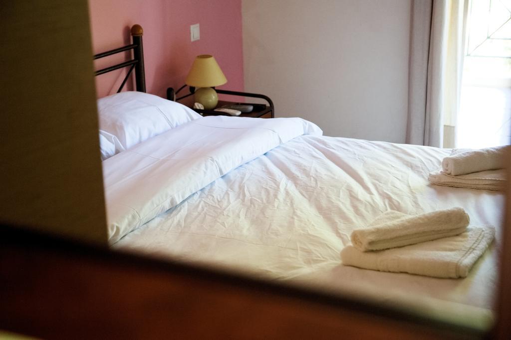 Tsertos Apartments Kaména Vúrla Kültér fotó