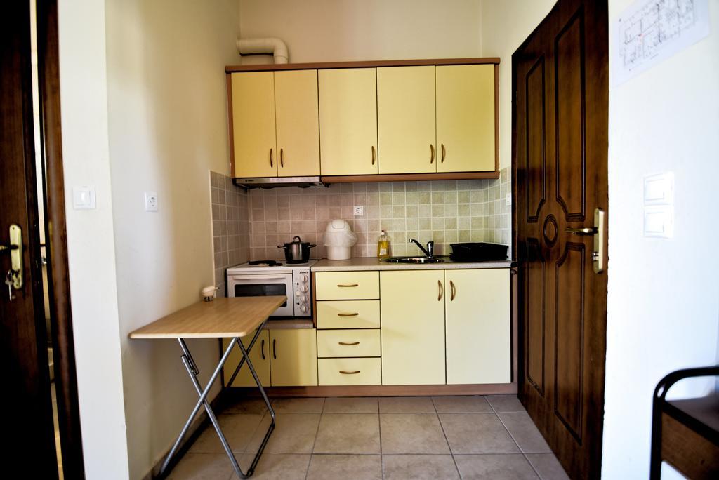 Tsertos Apartments Kaména Vúrla Kültér fotó