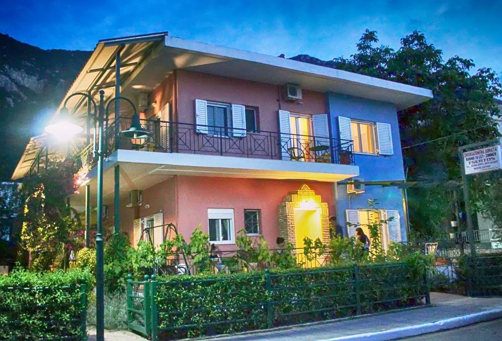 Tsertos Apartments Kaména Vúrla Kültér fotó
